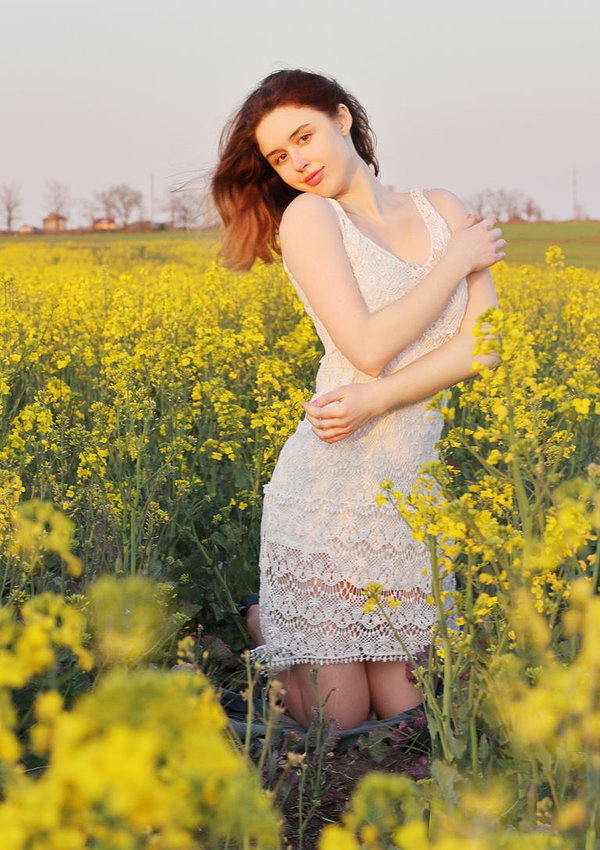 Алла, 25